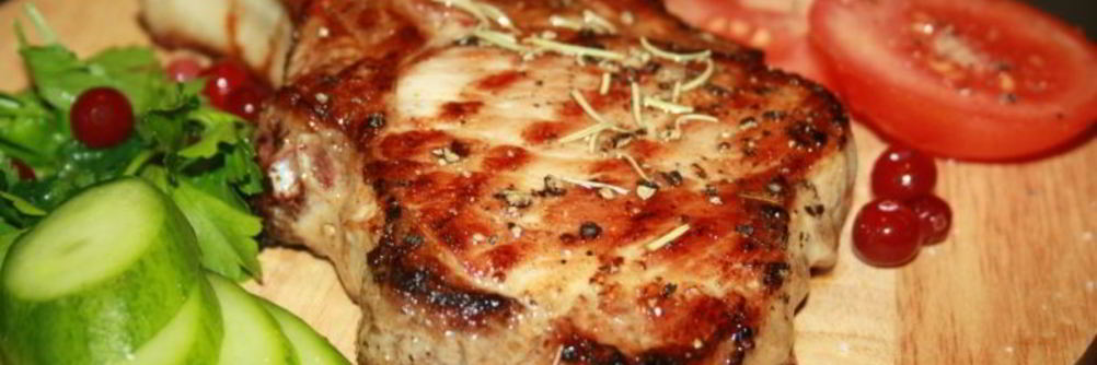 Сочный свиной стейк