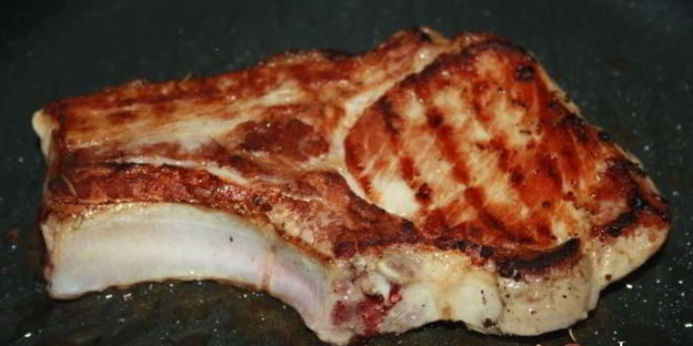 сочный свиной стейк