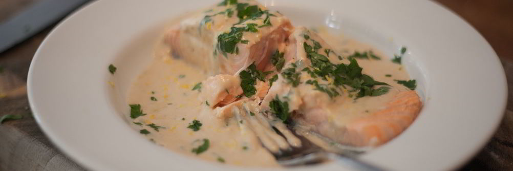 Стейк из семги в сливочном соусе