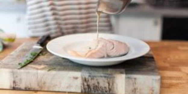 стейк из семги в сливочном соусе