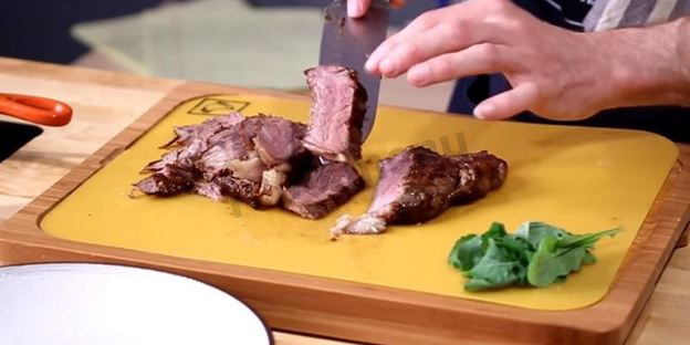 стейк рибай на сковороде