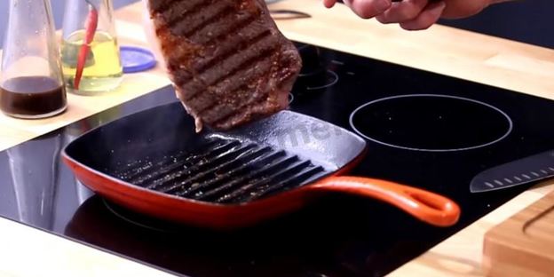 стейк рибай на сковороде