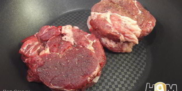 стейк рибай с прожаркой medium rare