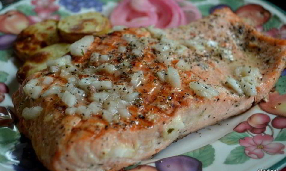 Рецепт стейка семги на вермут-маринаде