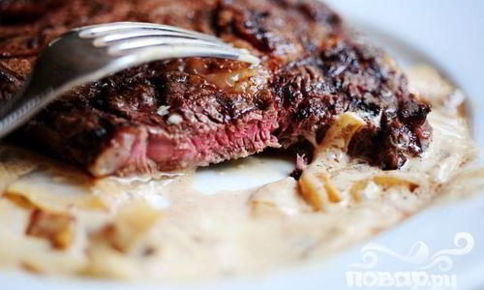 Рецепт стейка в сырном соусе