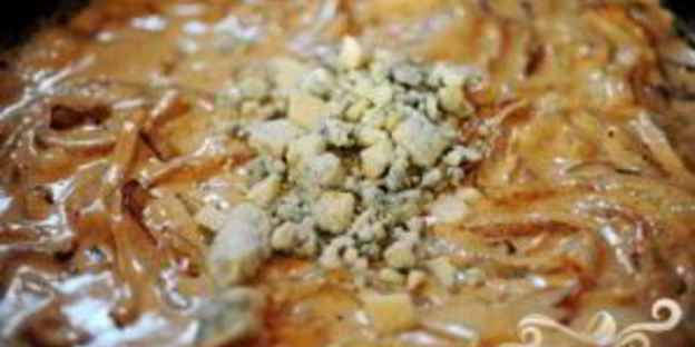 стейк в сырном соусе