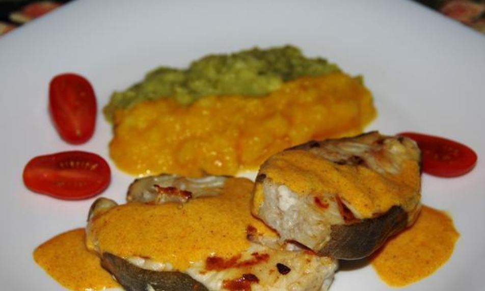 Рецепт стейков-гриля из зубатки под сливочным соусом