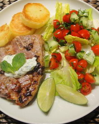 Стейки из баранины острые