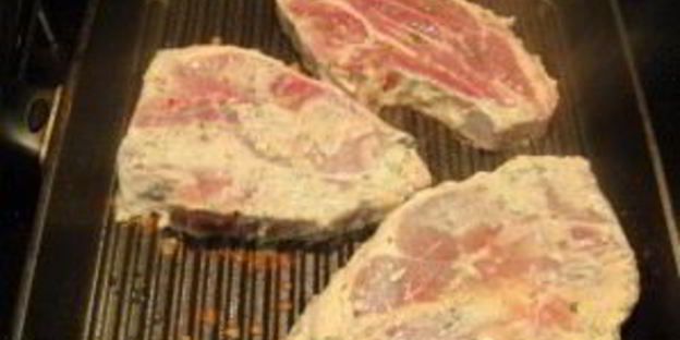 стейки из баранины острые