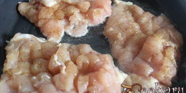 стейки из куриной грудки с картофельными дольками