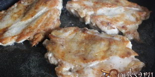 стейки из куриной грудки с картофельными дольками