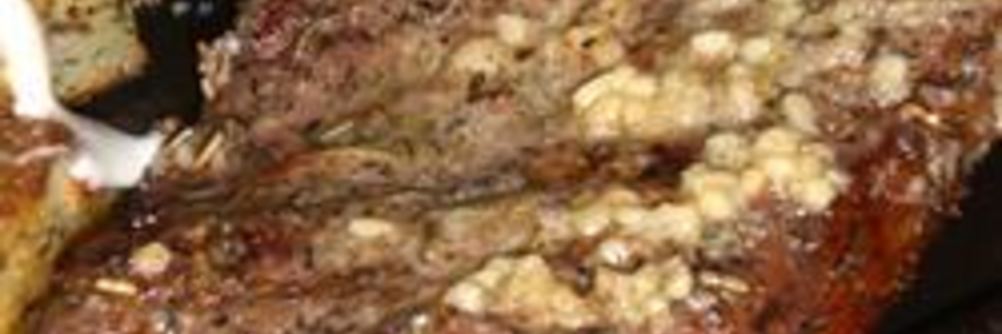 Стейки с чесночным маслом и картошкой