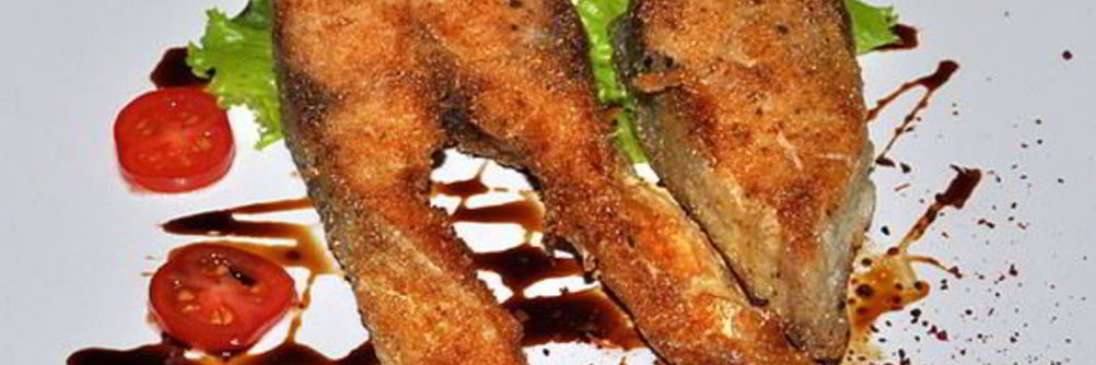 Жареные стейки толстолобика