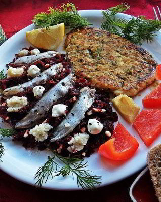 Свекольный гарнир с килечкой