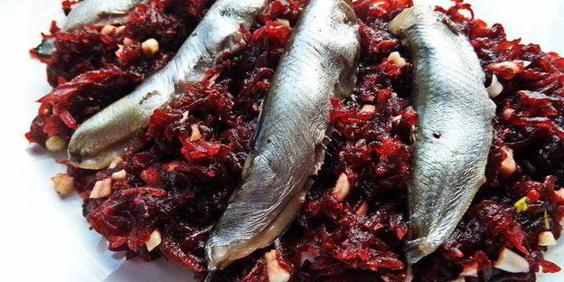 свекольный гарнир с килечкой