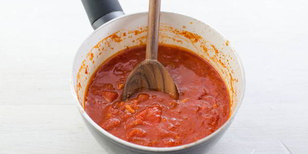 куриные тефтели с кориандром и томатным соусом