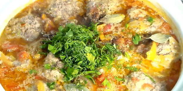 мясные тефтели в овощном соусе