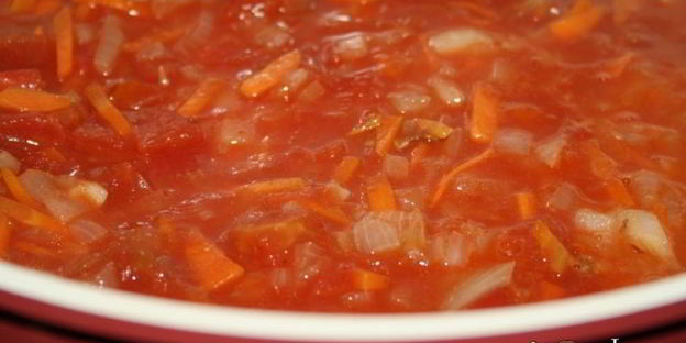 нежные домашние тефтели в томатной подливе