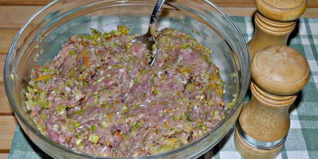 паровые тефтели с гречкой и кабачком