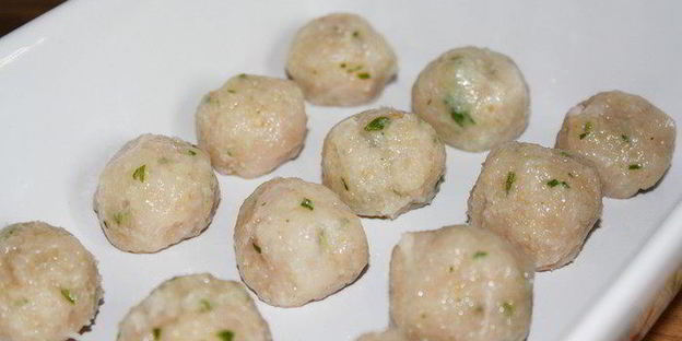 паста с куриными тефтелями под тыквенным соусом