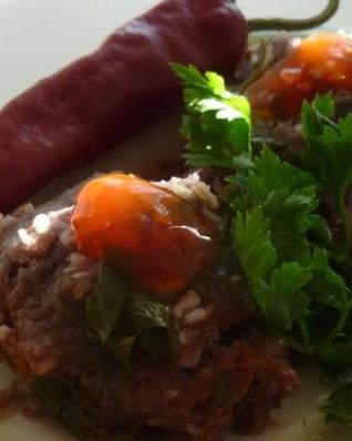 Рыбные тефтели с красной капустой и коричневым рисом