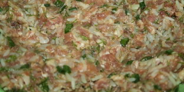 свино-говяжьи тефтельки тушеные в томате с овощами