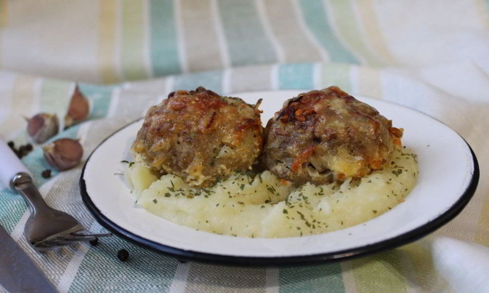 Рецепт свиных тефтелей в сливочном соусе