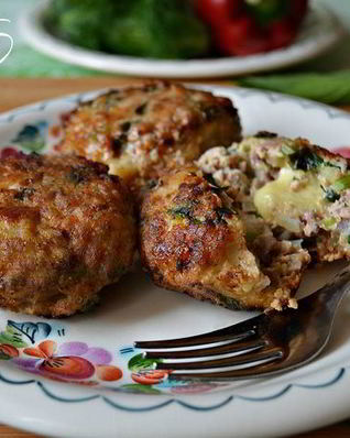 Тефтели из индейки с черемшой