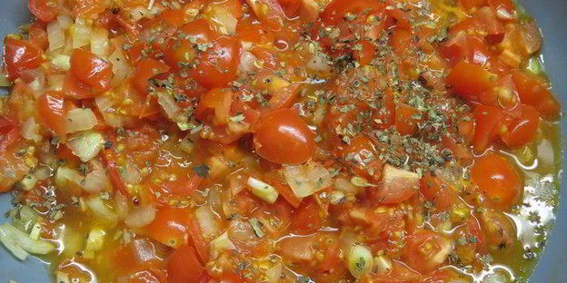 тефтели из индейки с моцареллой в томатном соусе