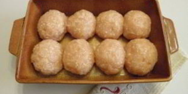 тефтели под сметанным соусом