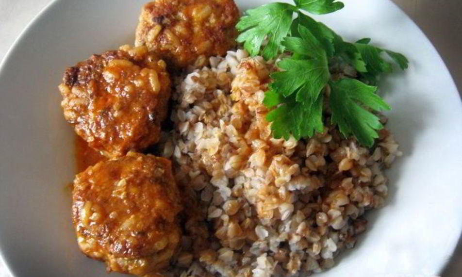 Рецепт тефтелей под соусом на сковороде