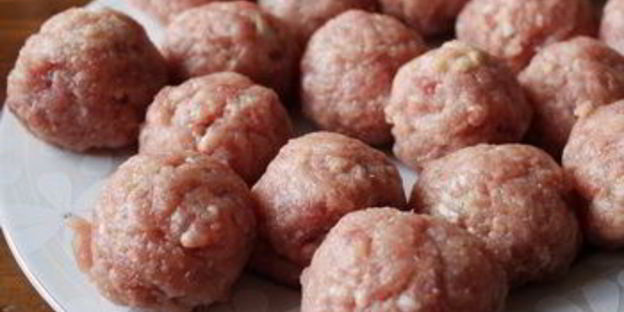 тефтели с чесночным хлебом