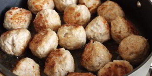 тефтели с чесночным хлебом