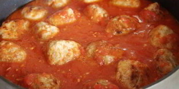 тефтели с чесночным хлебом