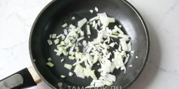 тефтели с яблоками в сметанном соусе