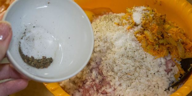 тефтели в духовке в томатном соусе