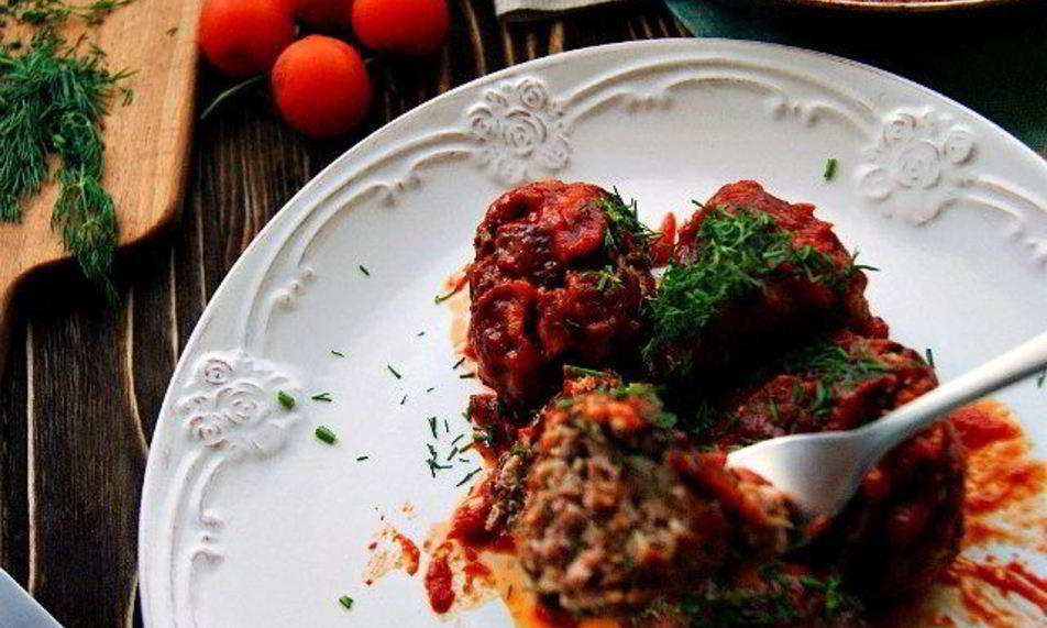 Рецепт тефтелей в густом томатном соусе