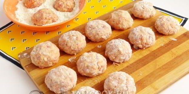 тефтели в сметанном соусе в мультиварке