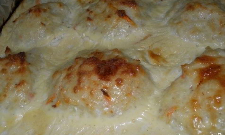 Рецепт тефтелей в сырном соусе