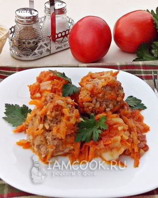 Тефтели в томатно-овощном соусе