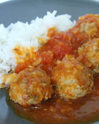 Тефтели в томатно-винном соусе