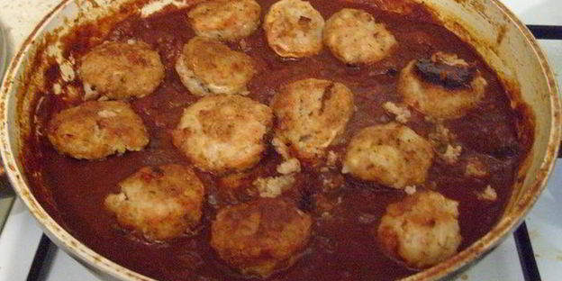 тефтели в томатно-винном соусе