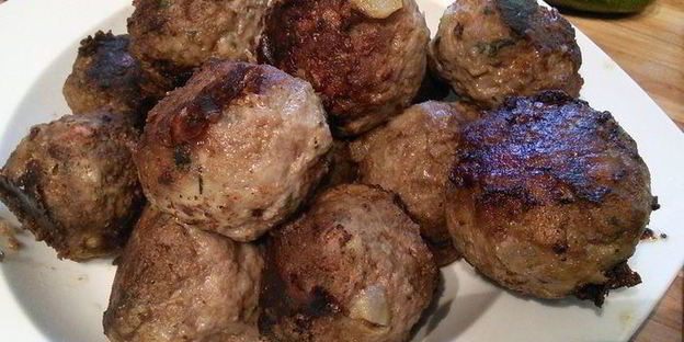 тефтели в томатном соусе с нутом