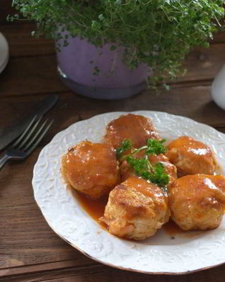 Тефтели в томатном соусе со сметаной