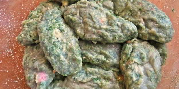 творожные ньокки со шпинатом, запеченные под сыром