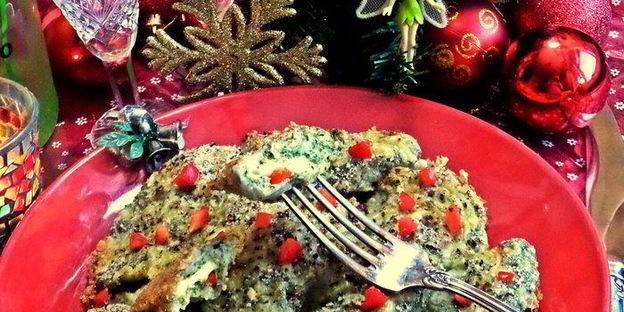 творожные ньокки со шпинатом, запеченные под сыром