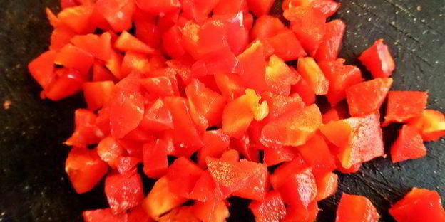 творожные ньокки со шпинатом, запеченные под сыром