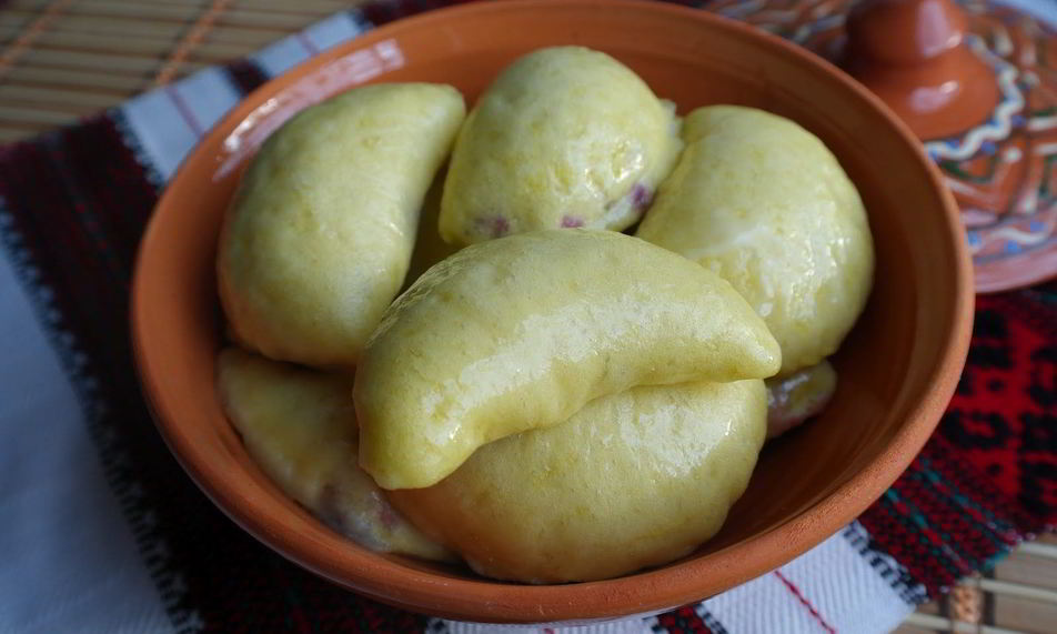 Рецепт творожного теста для вареников с вишней