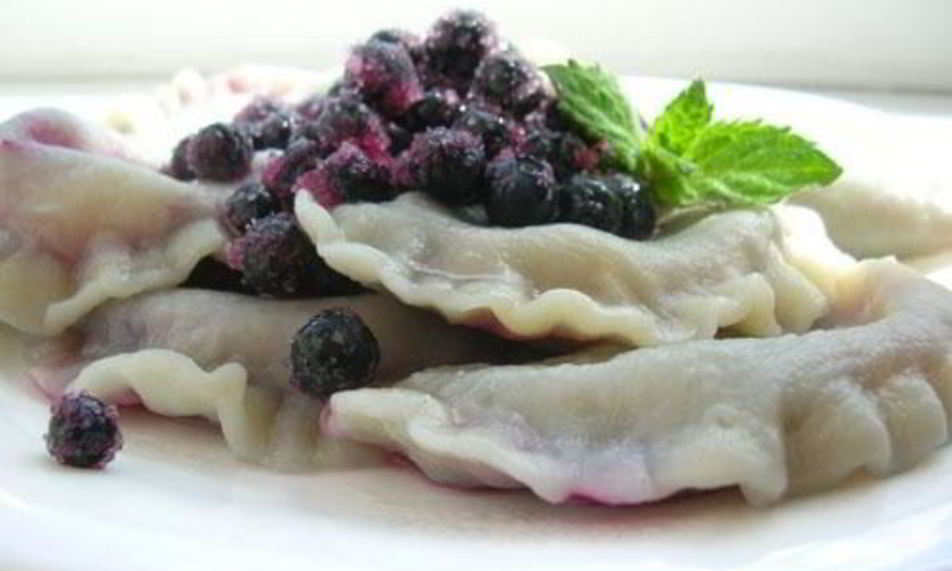 Рецепт вареников с черной смородиной