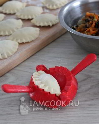 Вареники с грибами и овощами